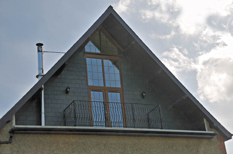 Machynlleth: balcony.